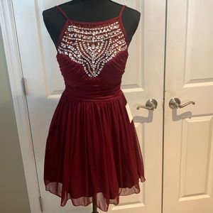 B. Darlin gorgeous party dress with rhinestone on top. NWT. Size 3/4